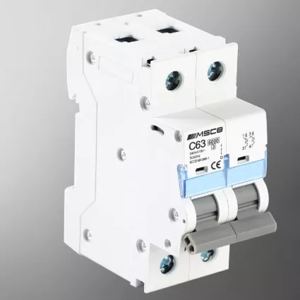 Interruttore automatico miniaturizzato